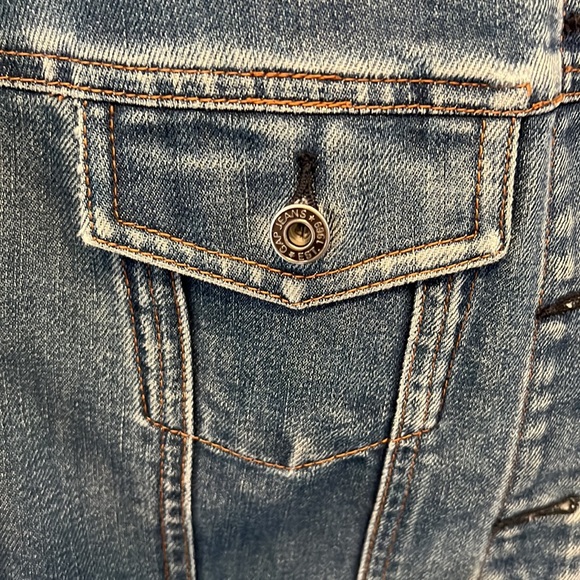 Vintage GAP Denim Jacket - Picture 5 of 7